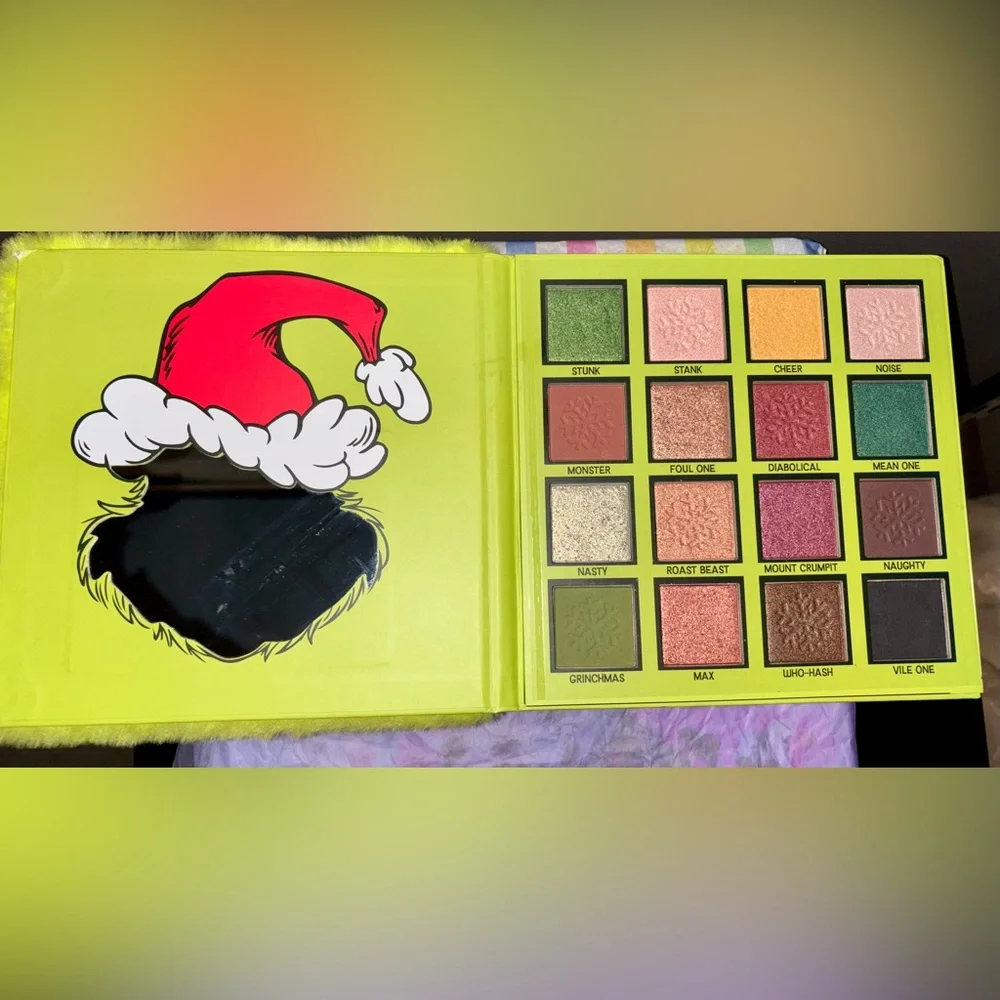 Grinch Fuzzy eyeshadow palette & Lip Balm Set